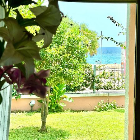Villa Stella Fronte Mare Porto Frailis Арбатакс Экстерьер фото
