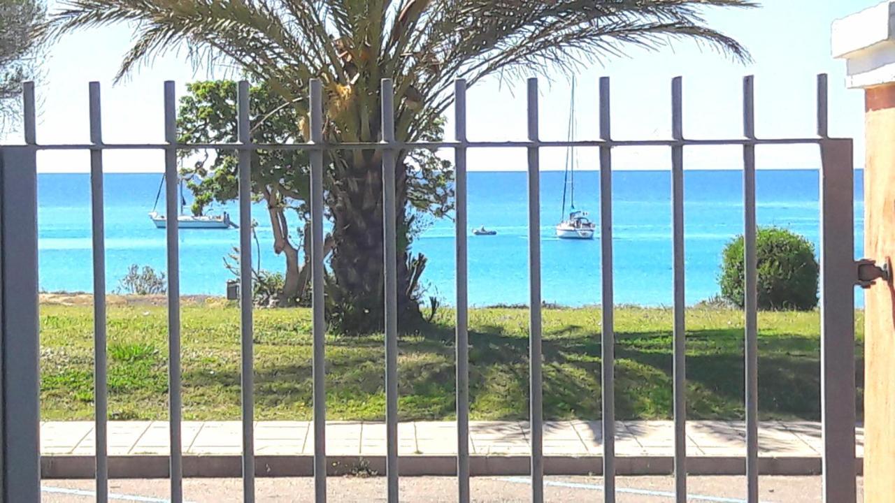 Villa Stella Fronte Mare Porto Frailis Арбатакс Экстерьер фото
